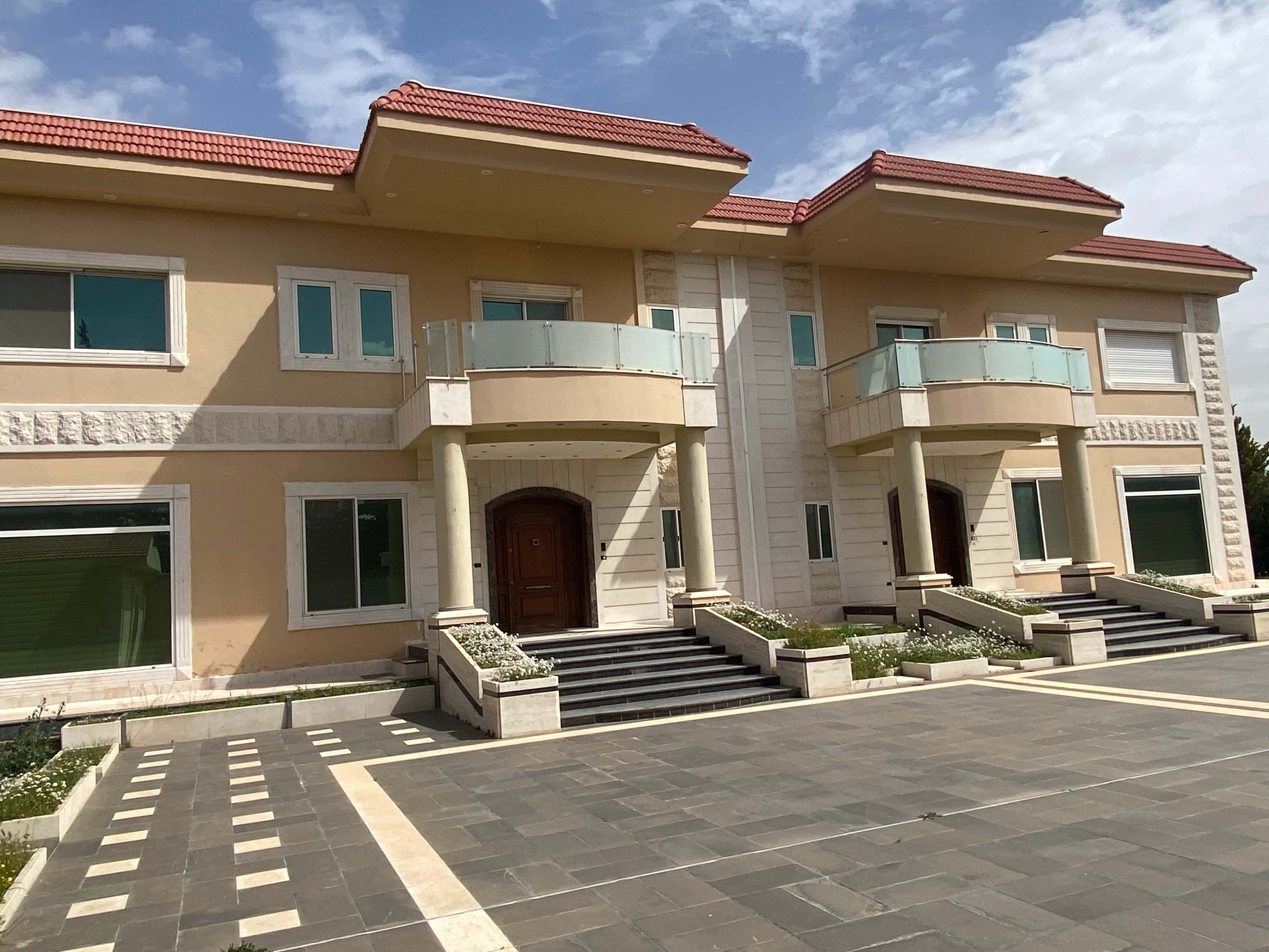 فيلا 5 غرف 3 صالات 540م² للبيع