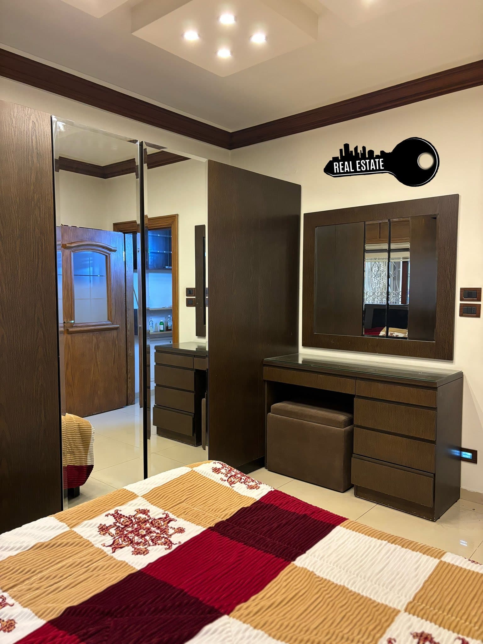 شقة 5 غرف 1 صالات 145م² طابق 1 مع فرش للبيع