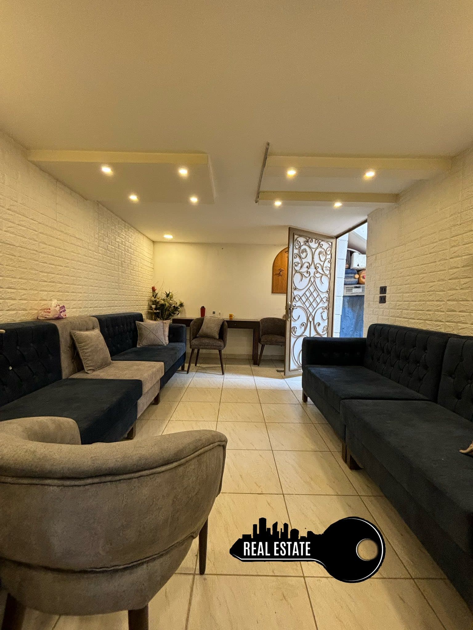 شقة 5 غرف 1 صالات 145م² طابق 1 مع فرش للبيع