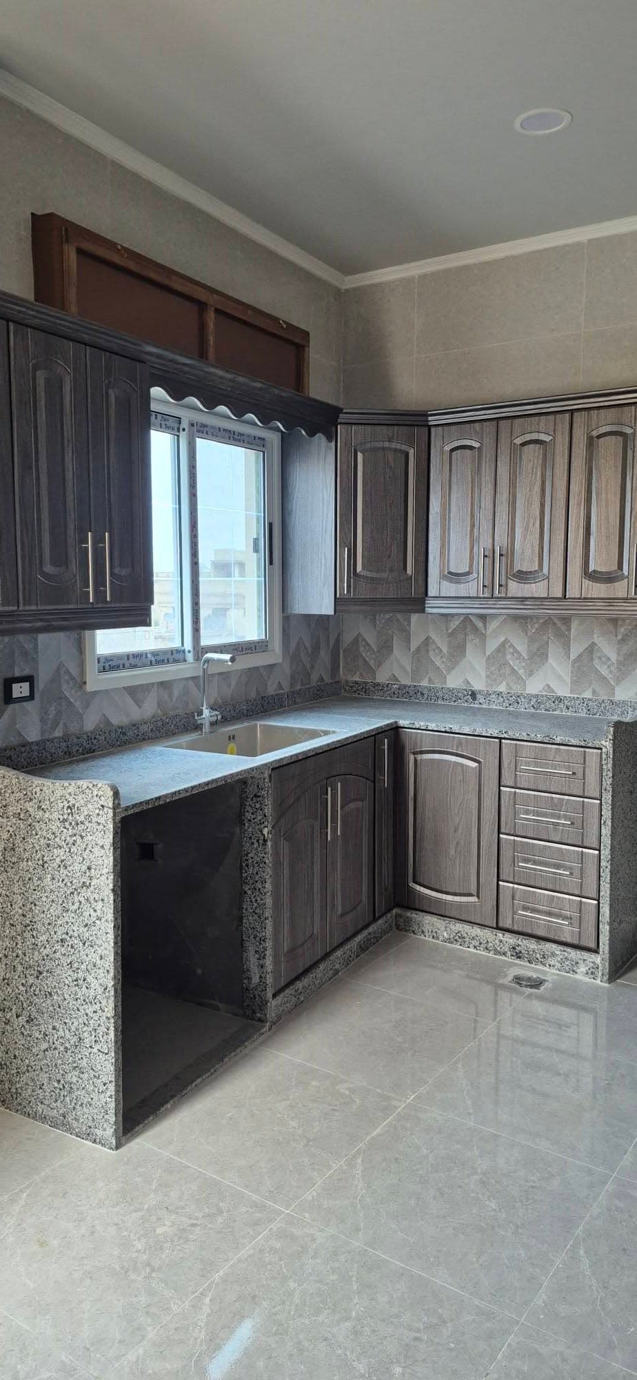 شقة 2 غرف 1 صالات 110م² طابق 1 للبيع