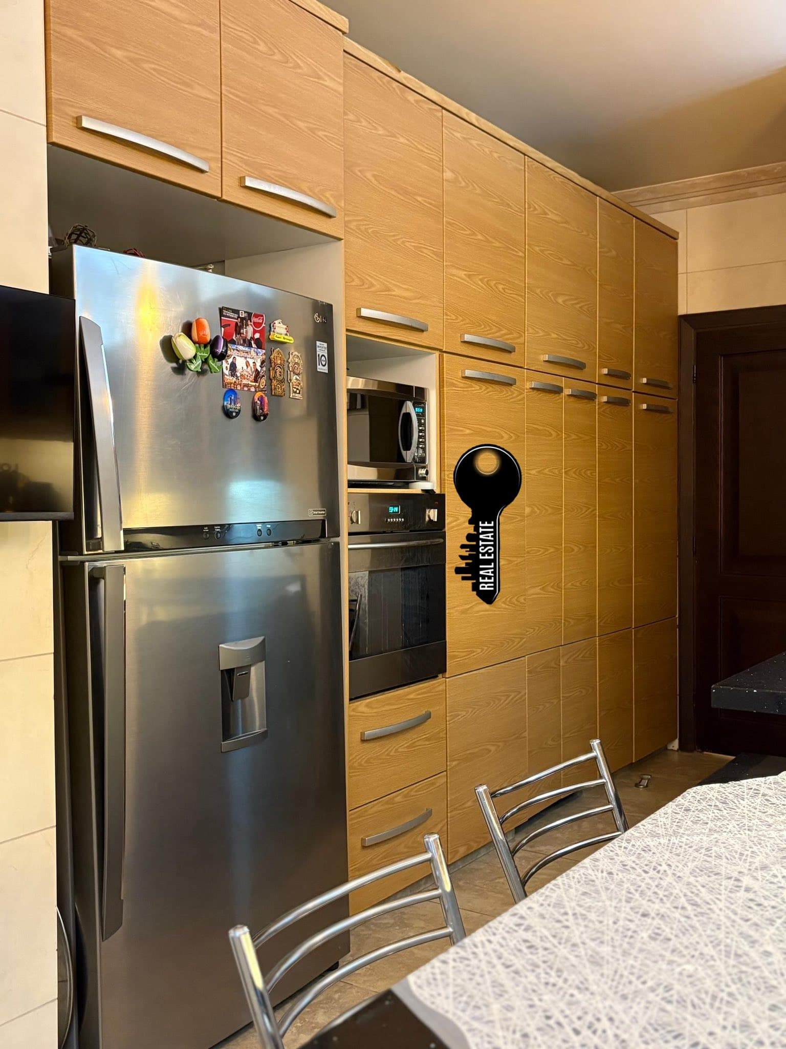 شقة 4 غرف 2 صالات 210م² طابق 3 للبيع