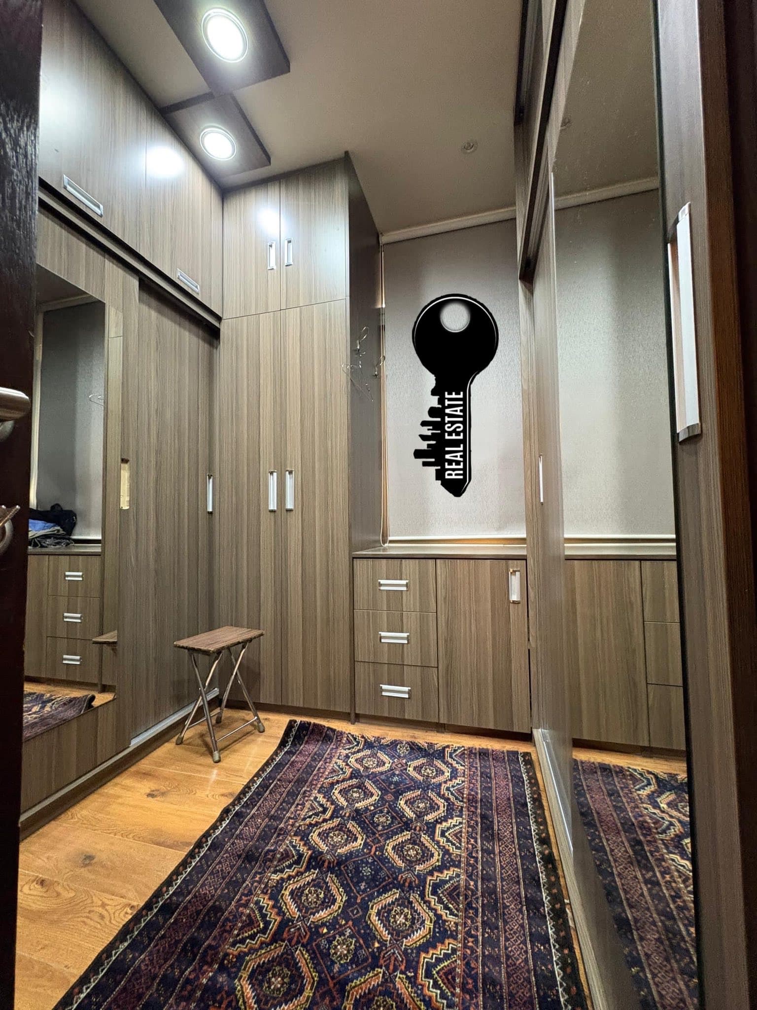 شقة 4 غرف 2 صالات 210م² طابق 3 للبيع