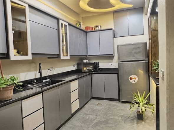 شقة 4 غرف 1 صالات 180م² طابق 2 مع فرش للبيع