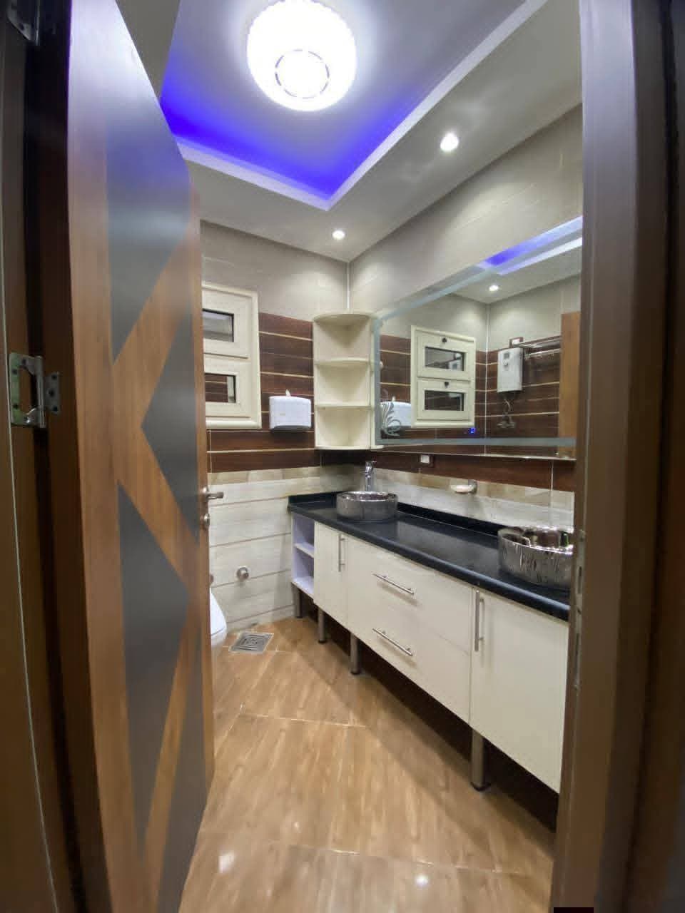 شقة 5 غرف 3 صالات 240م² طابق 3 للبيع