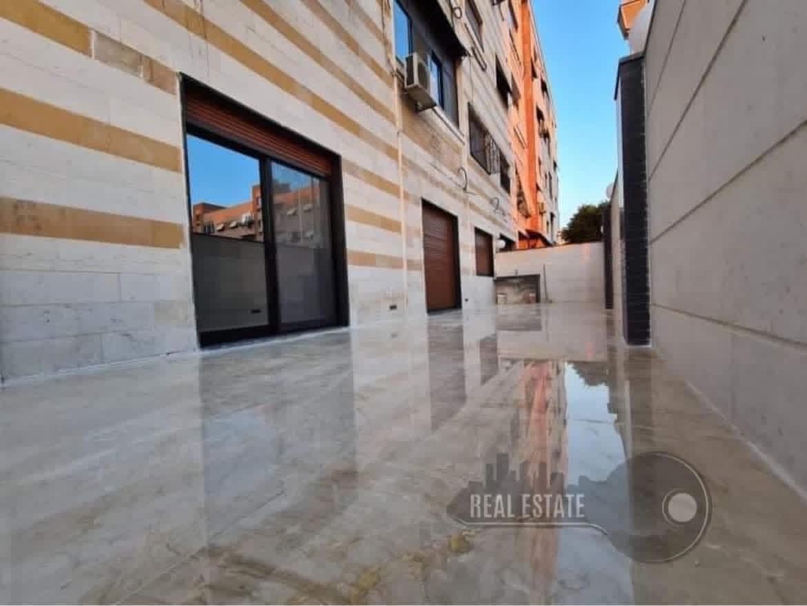 شقة 4 غرف 1 صالات 235م² طابق 4 للبيع