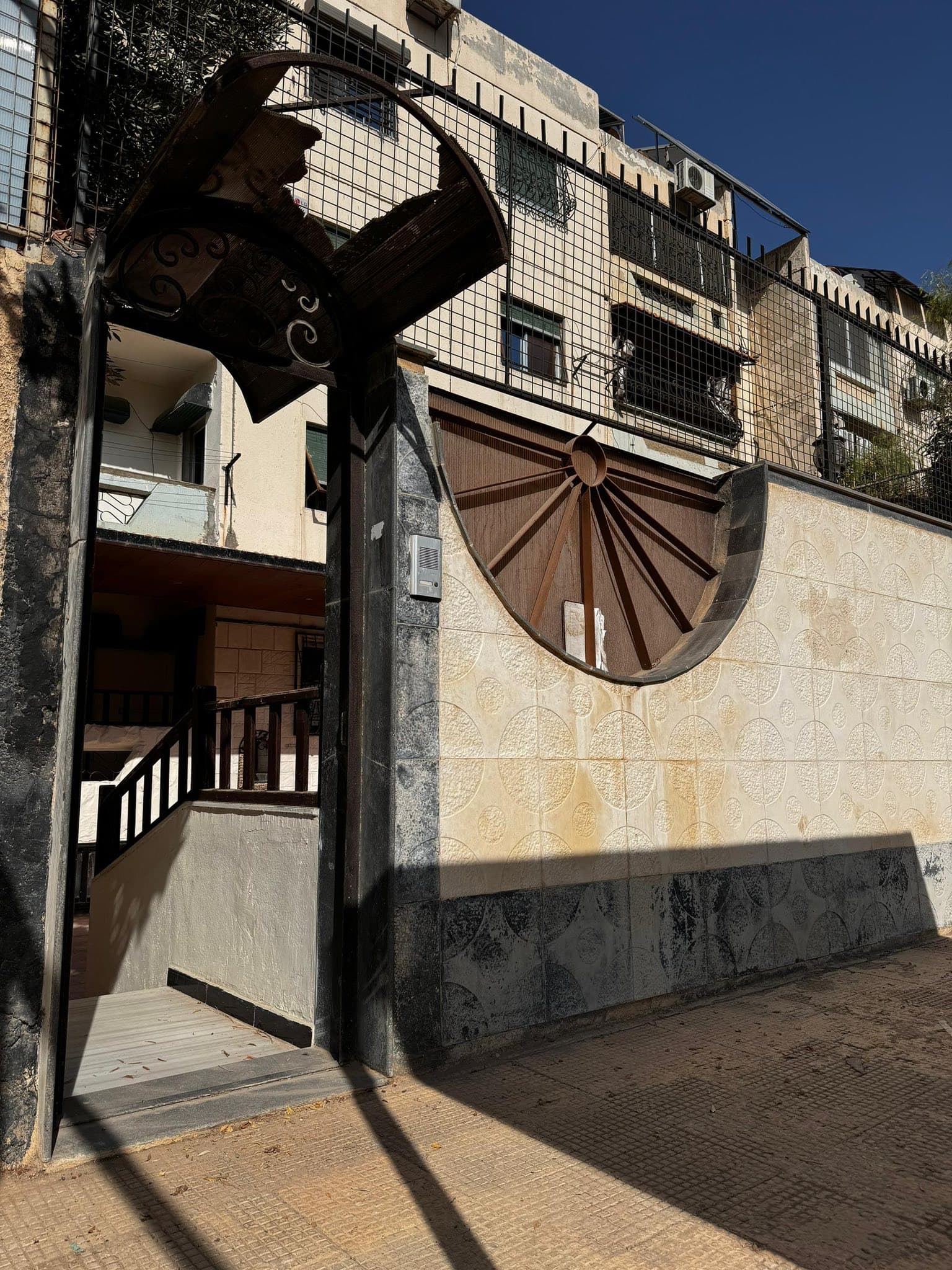 شقة 3 غرف 1 صالات 115م² أرضي للبيع