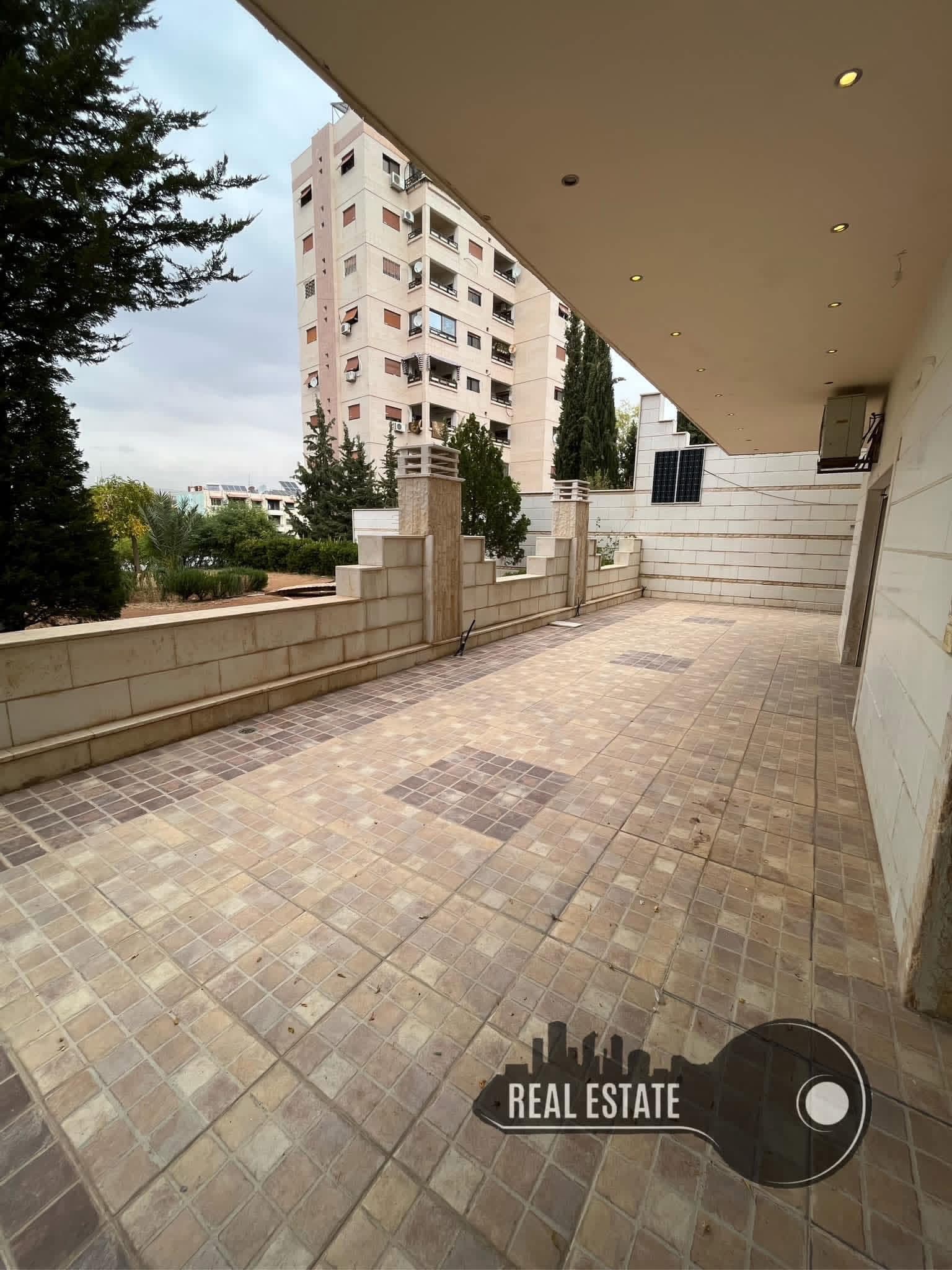 شقة 4 غرف 1 صالات 150م² أرضي مع فرش للبيع