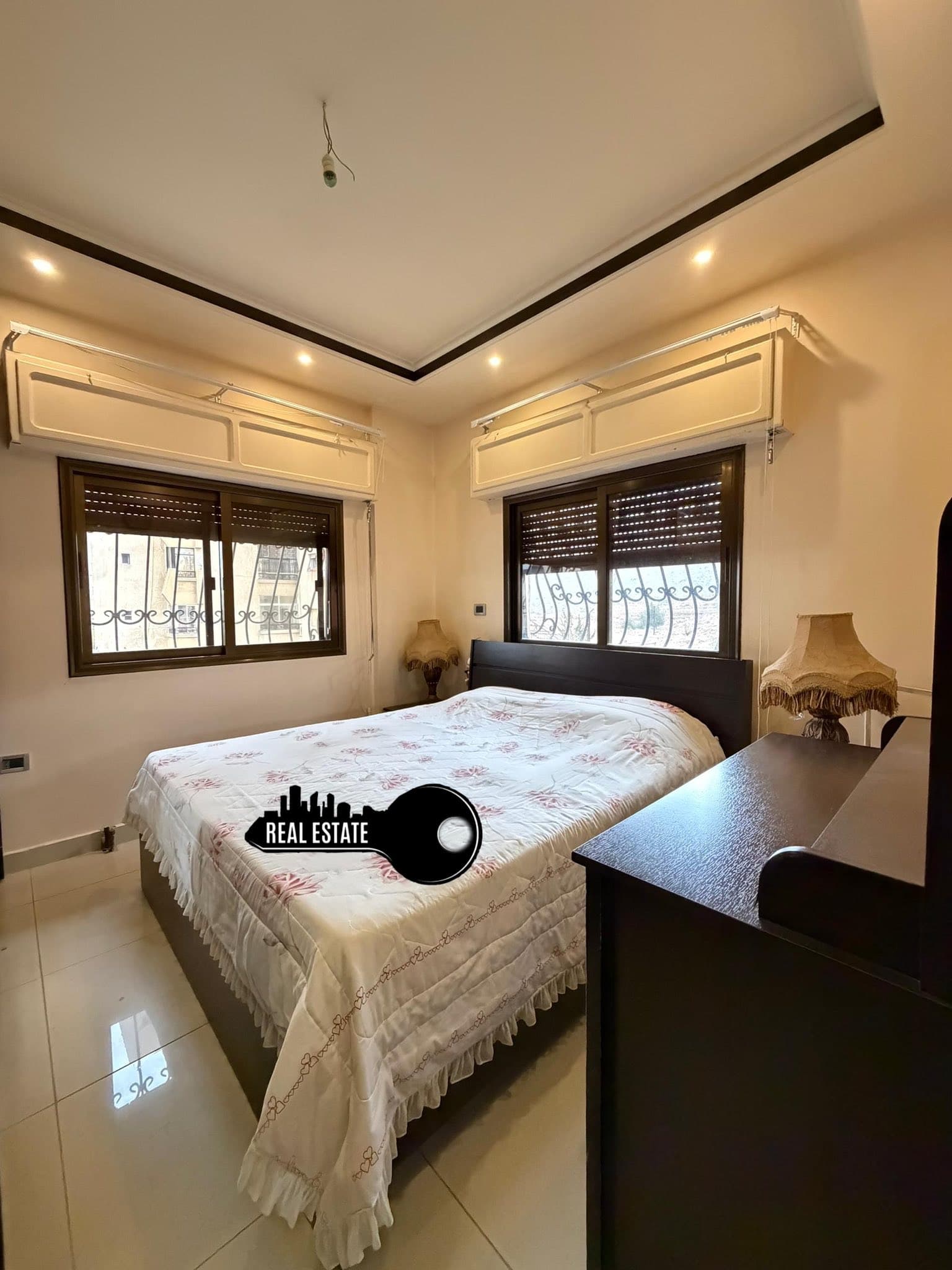 شقة 2 غرف 1 صالات 130م² طابق 1 مع فرش للبيع