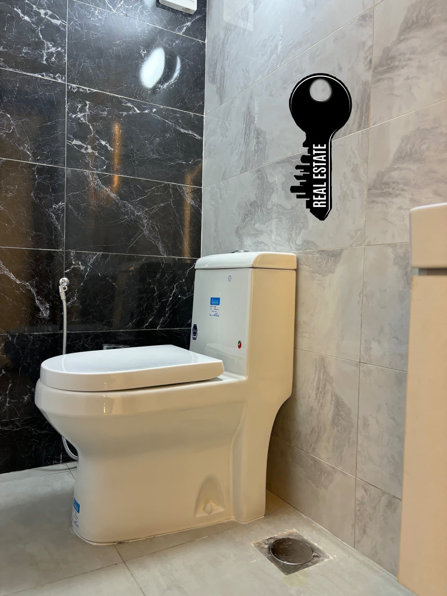 شقة 2 غرف 1 صالات 90م² أرضي للبيع