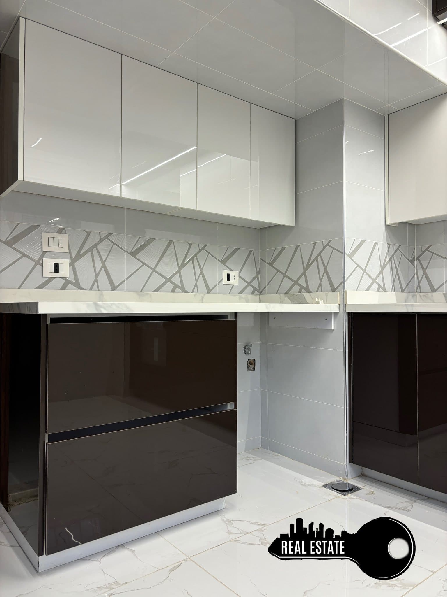 شقة 2 غرف 1 صالات 107م² أرضي للبيع