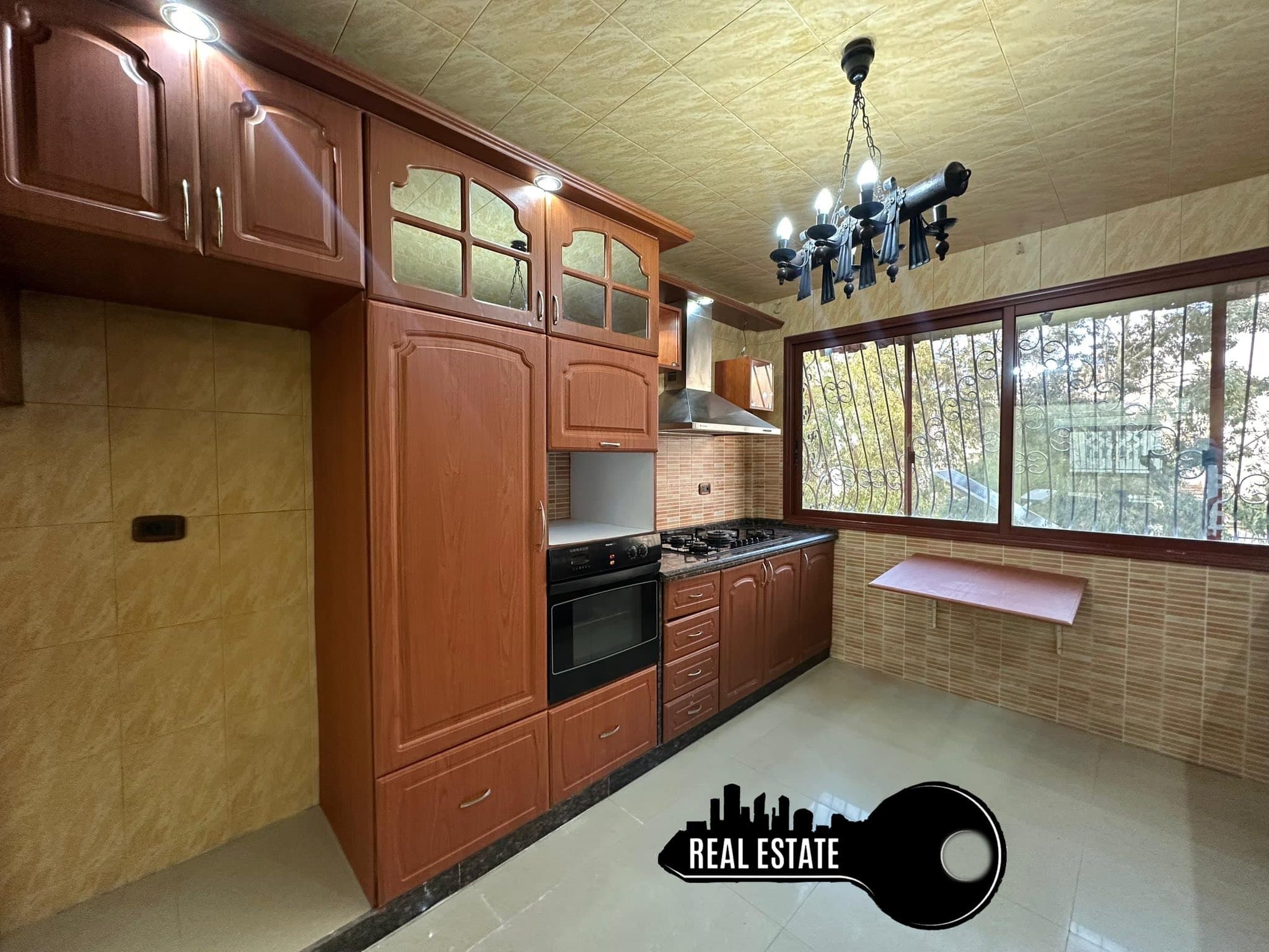 شقة 2 غرف 1 صالات 100م² طابق 1 للبيع