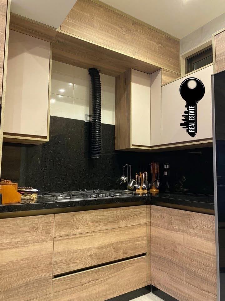 شقة 4 غرف 1 صالات 270م² أرضي مع فرش للبيع