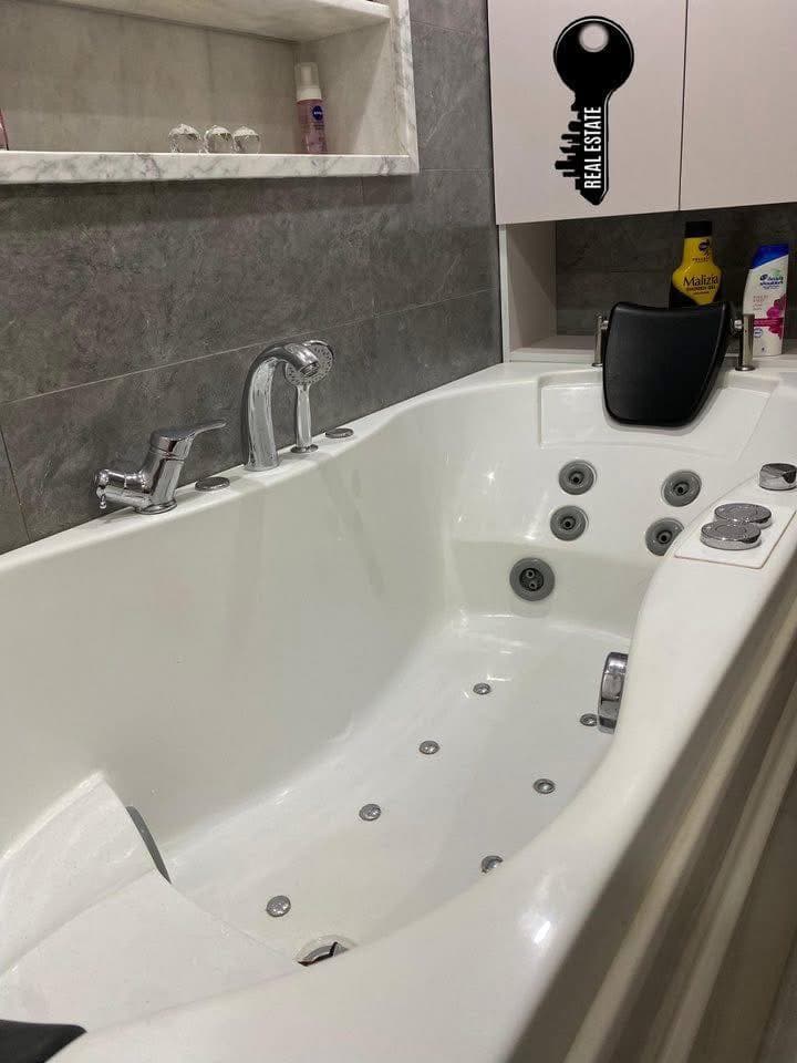 شقة 4 غرف 1 صالات 270م² أرضي مع فرش للبيع