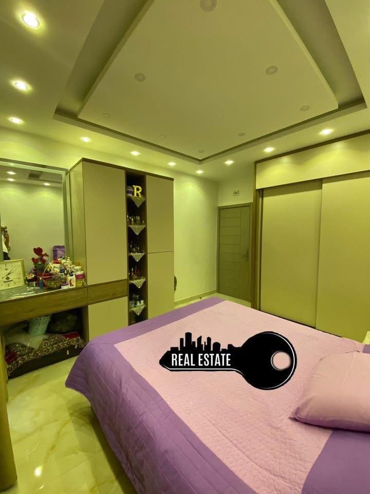 شقة 4 غرف 1 صالات 270م² أرضي مع فرش للبيع