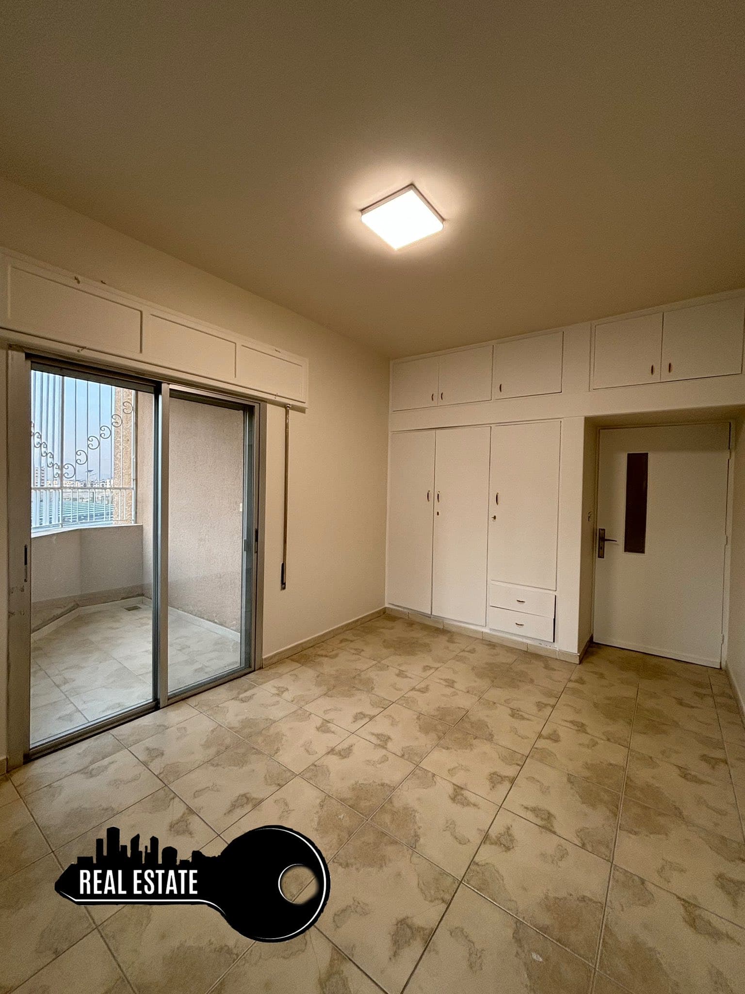 شقة 3 غرف 1 صالات 130م² طابق 1 للبيع