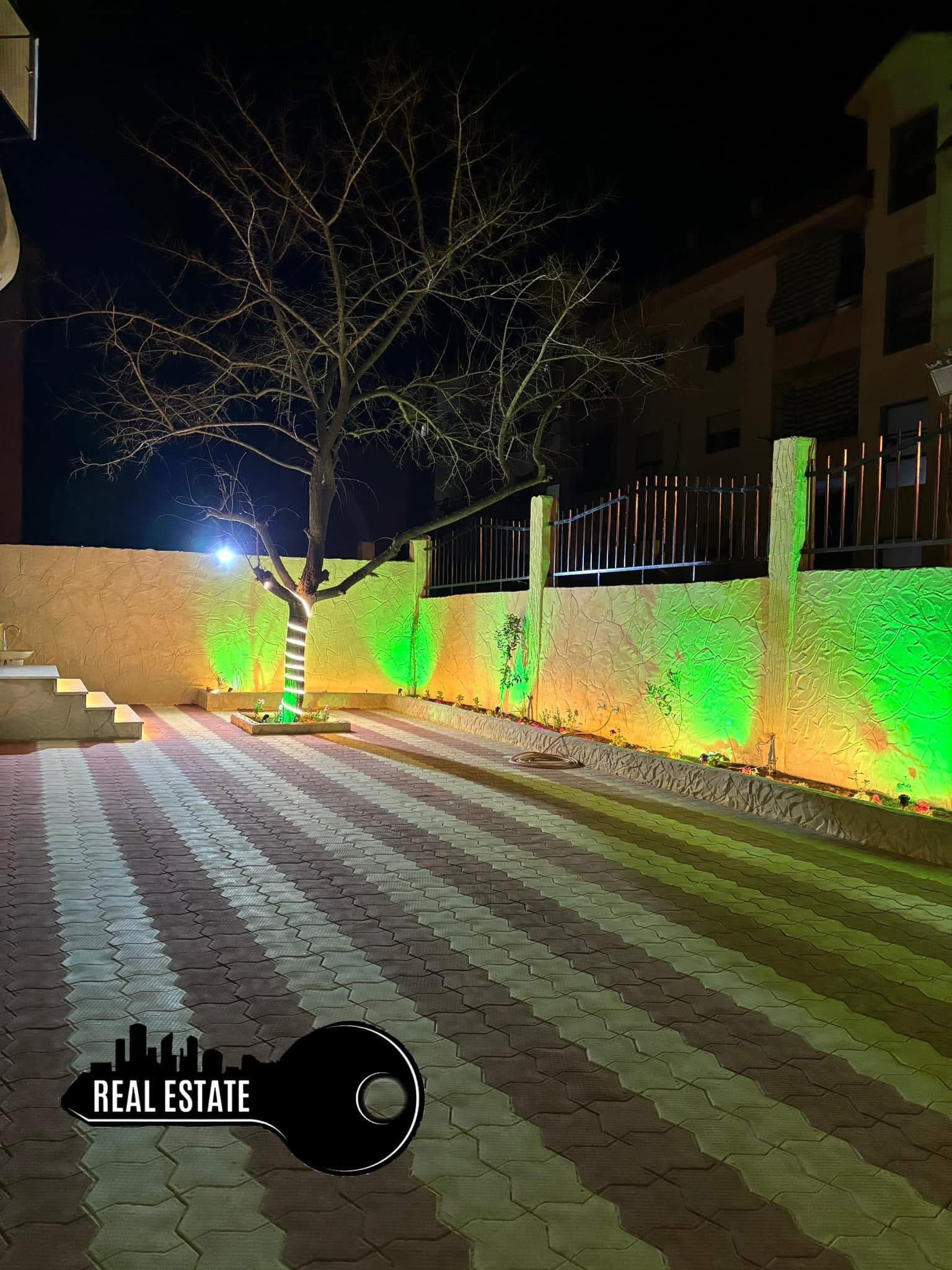 شقة 2 غرف 1 صالات 90م² أرضي للبيع