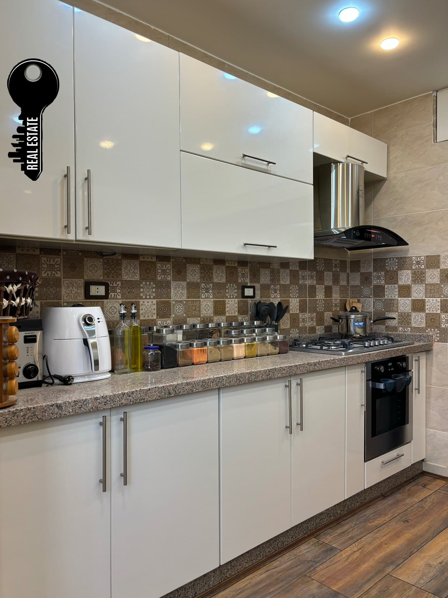 شقة 2 غرف 1 صالات 100م² أرضي للبيع