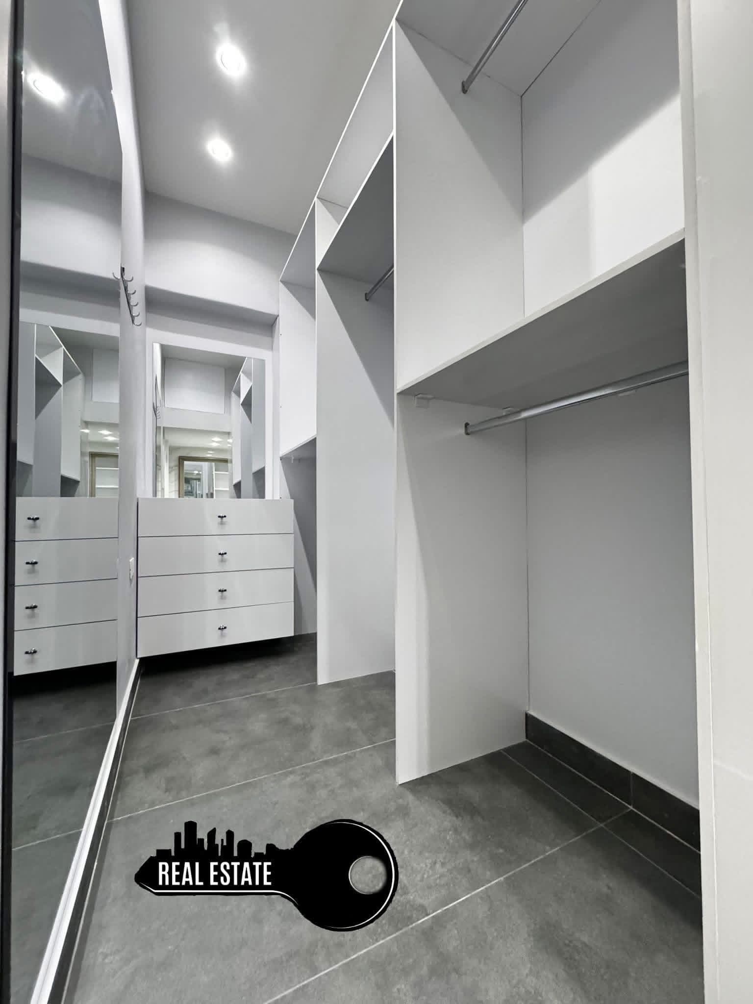 شقة 5 غرف 1 صالات 230م² طابق 4 للبيع