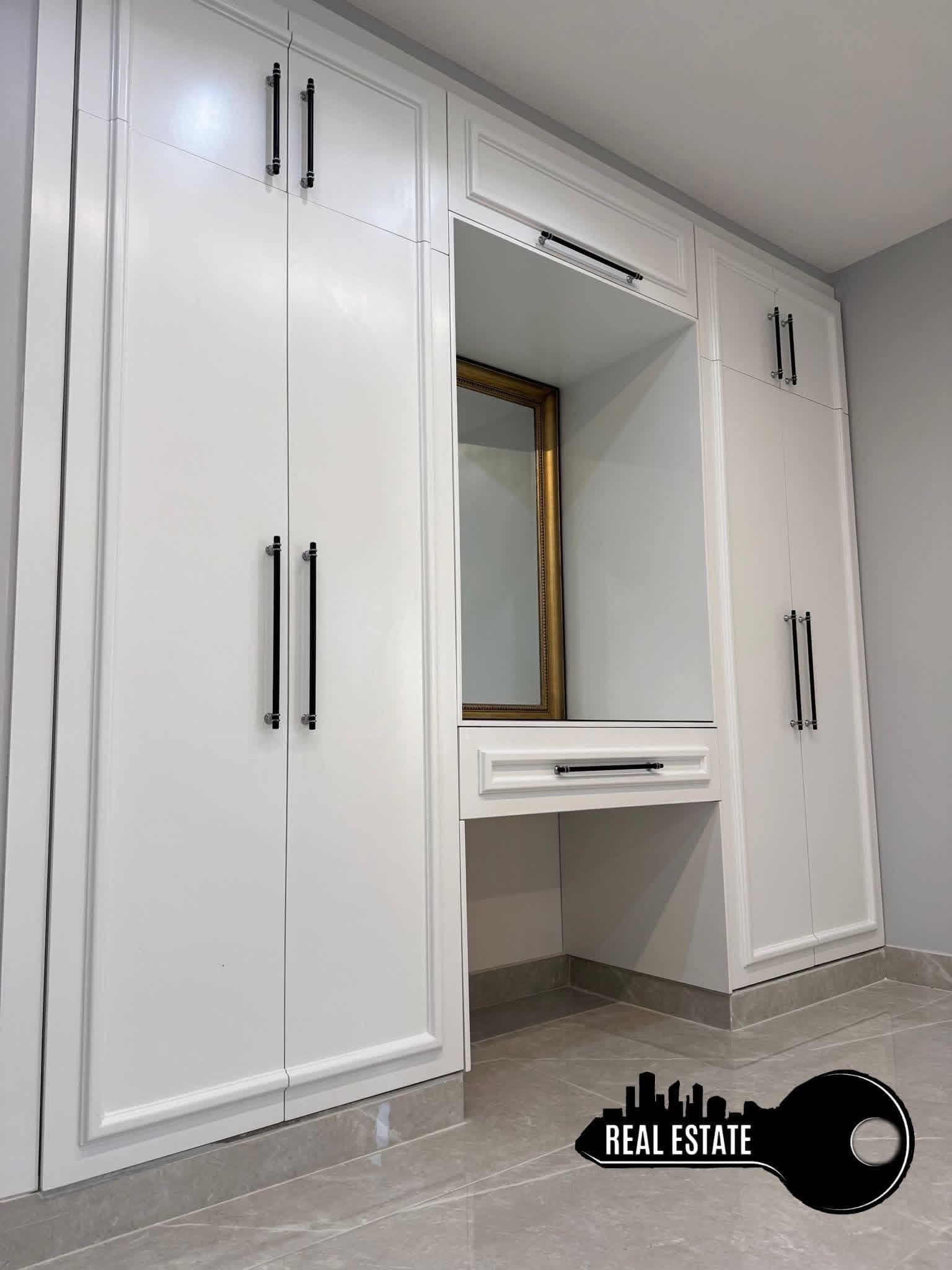 شقة 5 غرف 1 صالات 230م² طابق 4 للبيع