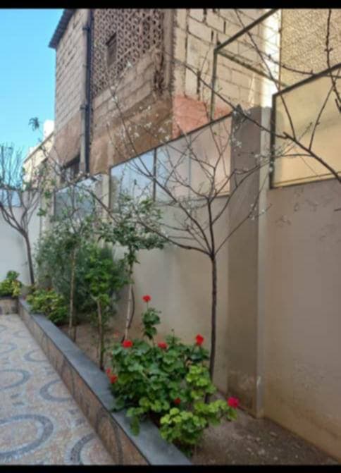 شقة 2 غرف 1 صالات 100م² أرضي للبيع