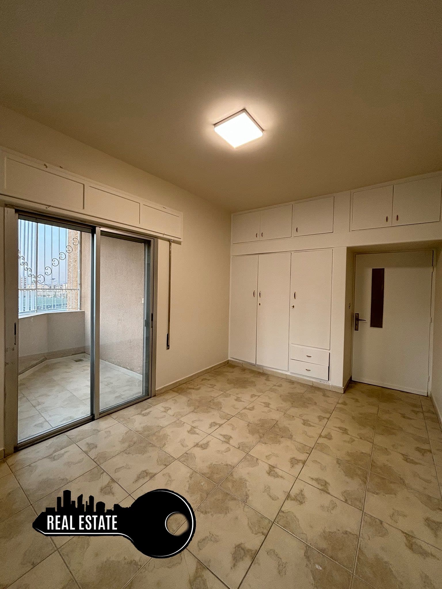 شقة 3 غرف 1 صالات 130م² طابق 1 للبيع