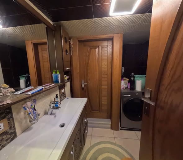 شقة 6 غرف 1 صالات 250م² طابق 1 للبيع