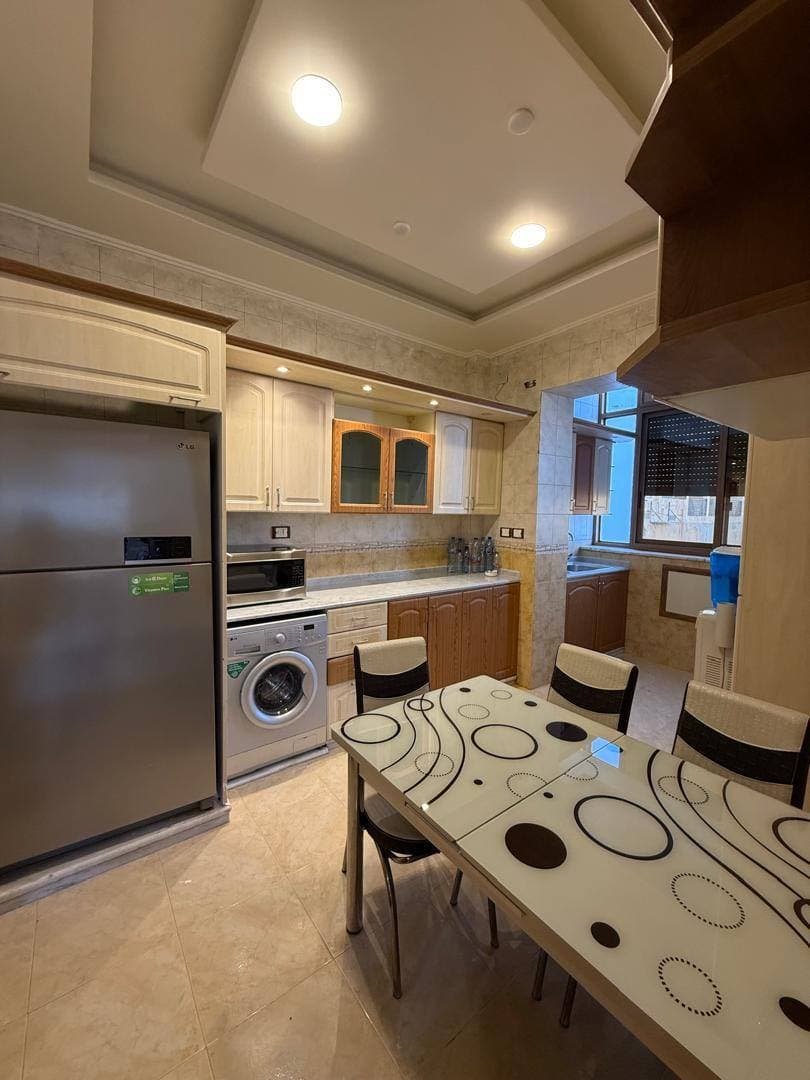 شقة 5 غرف 1 صالات 220م² طابق 2 للبيع