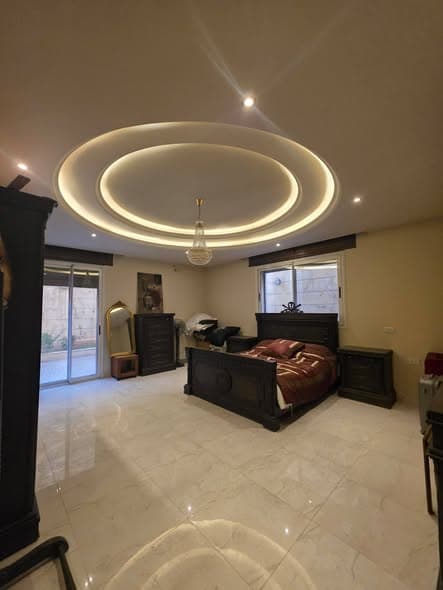 شقة 10 غرف 2 صالات 1000م² طابق 1 للبيع