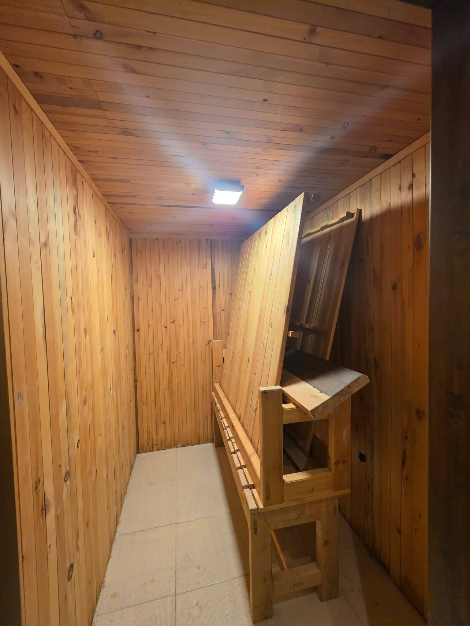 شقة 10 غرف 2 صالات 1000م² طابق 1 للبيع