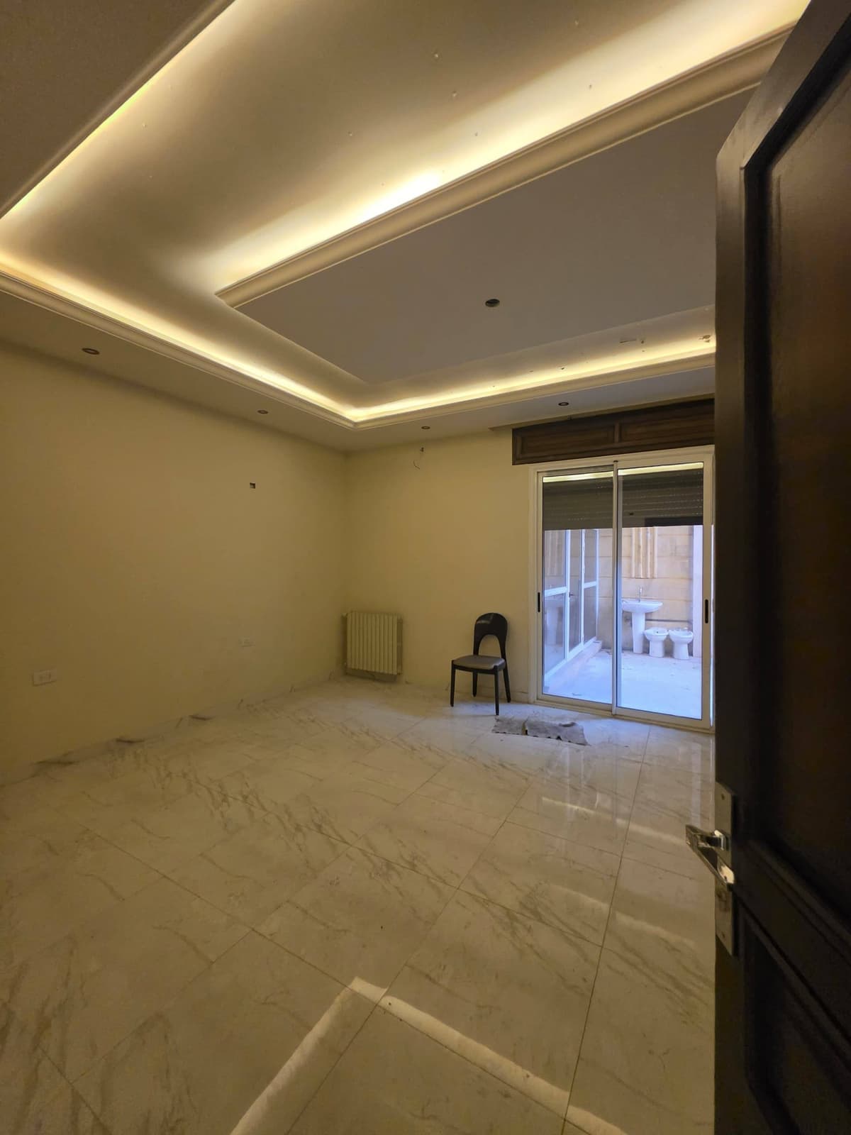 شقة 10 غرف 2 صالات 1000م² طابق 1 للبيع