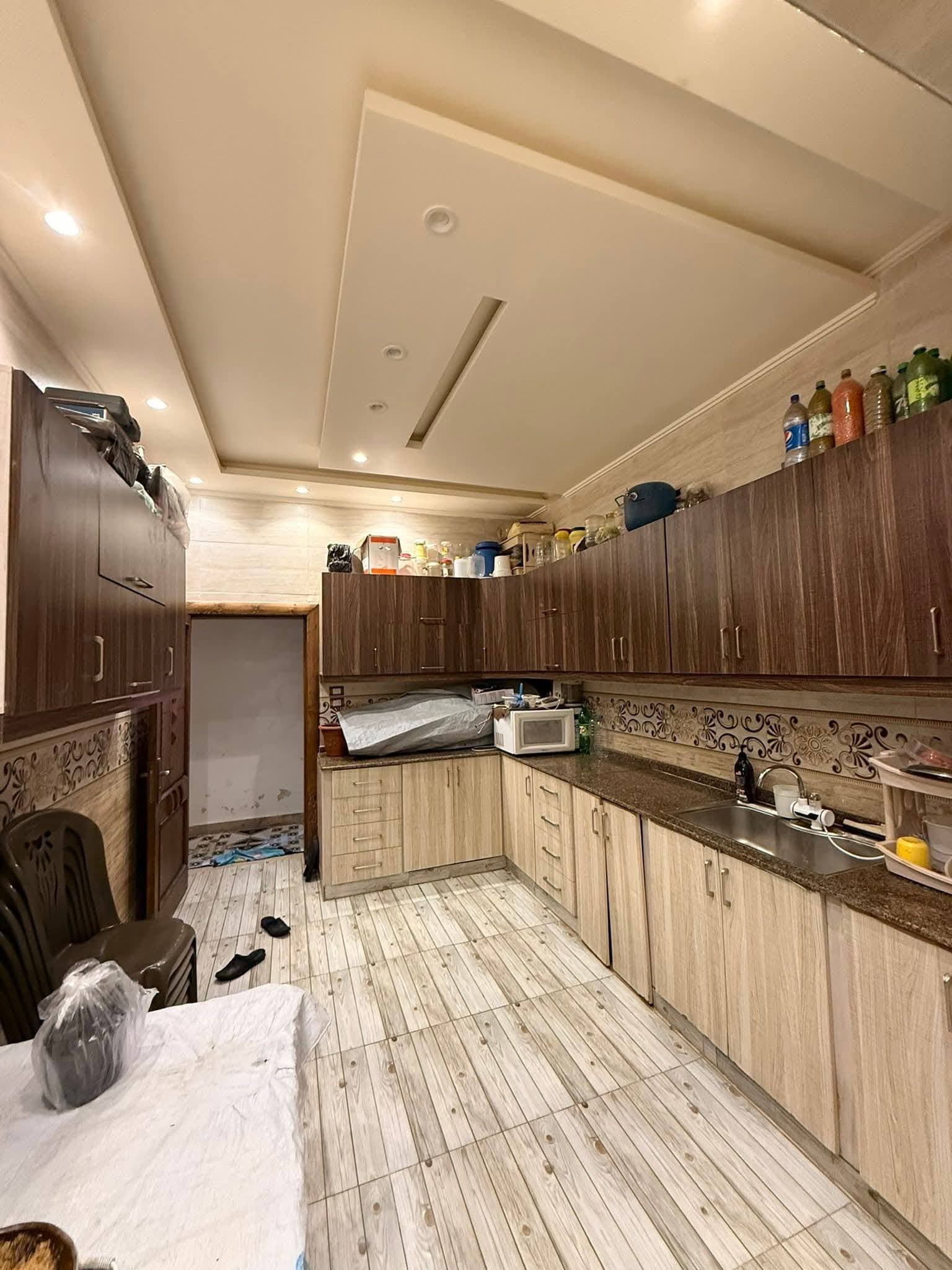 شقة 7 غرف 1 صالات 300م² للبيع