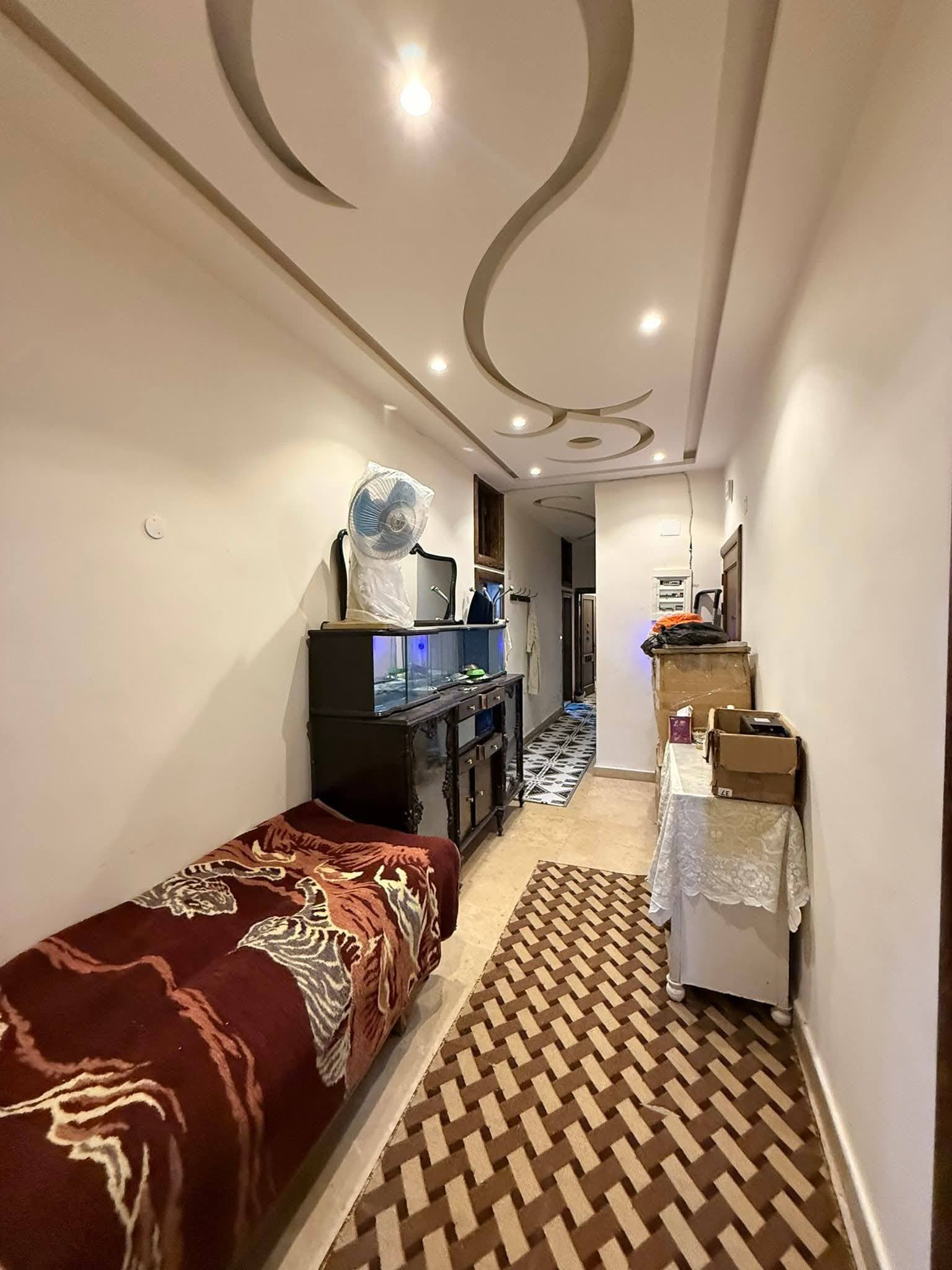 شقة 7 غرف 1 صالات 300م² للبيع