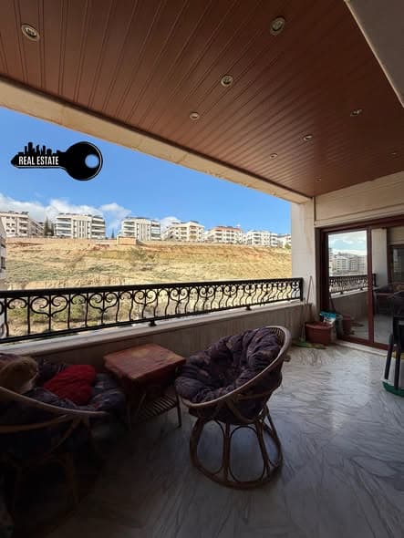 شقة 4 غرف 1 صالات 140م² طابق 3 للبيع