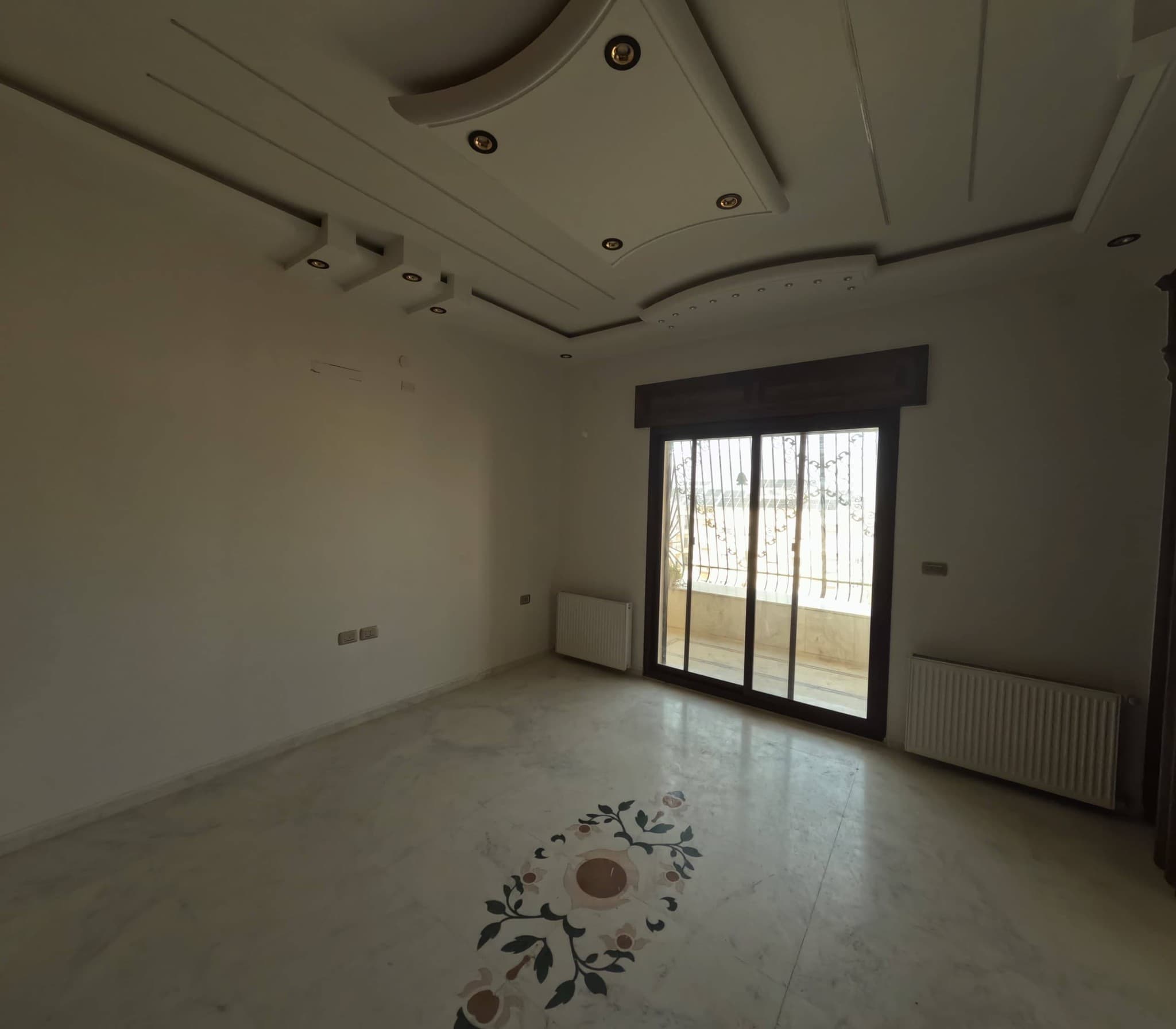 شقة 6 غرف 1 صالات 280م² طابق 4 للبيع