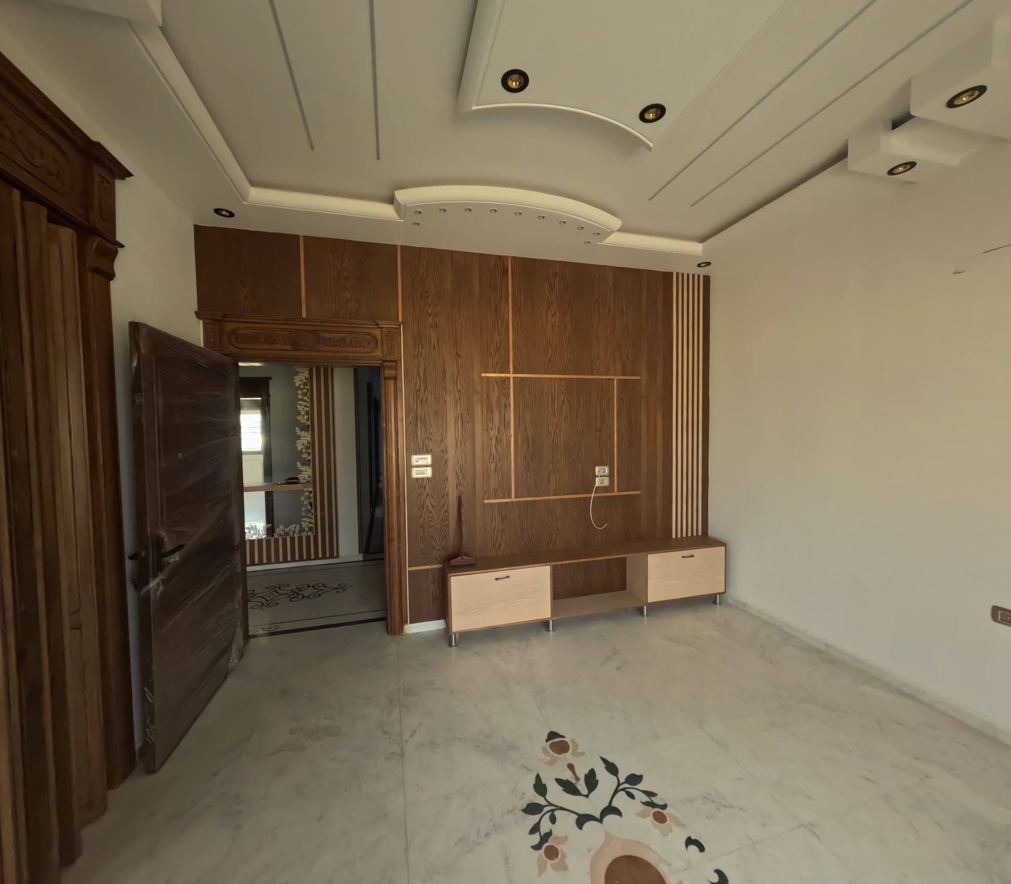 شقة 6 غرف 1 صالات 280م² طابق 4 للبيع