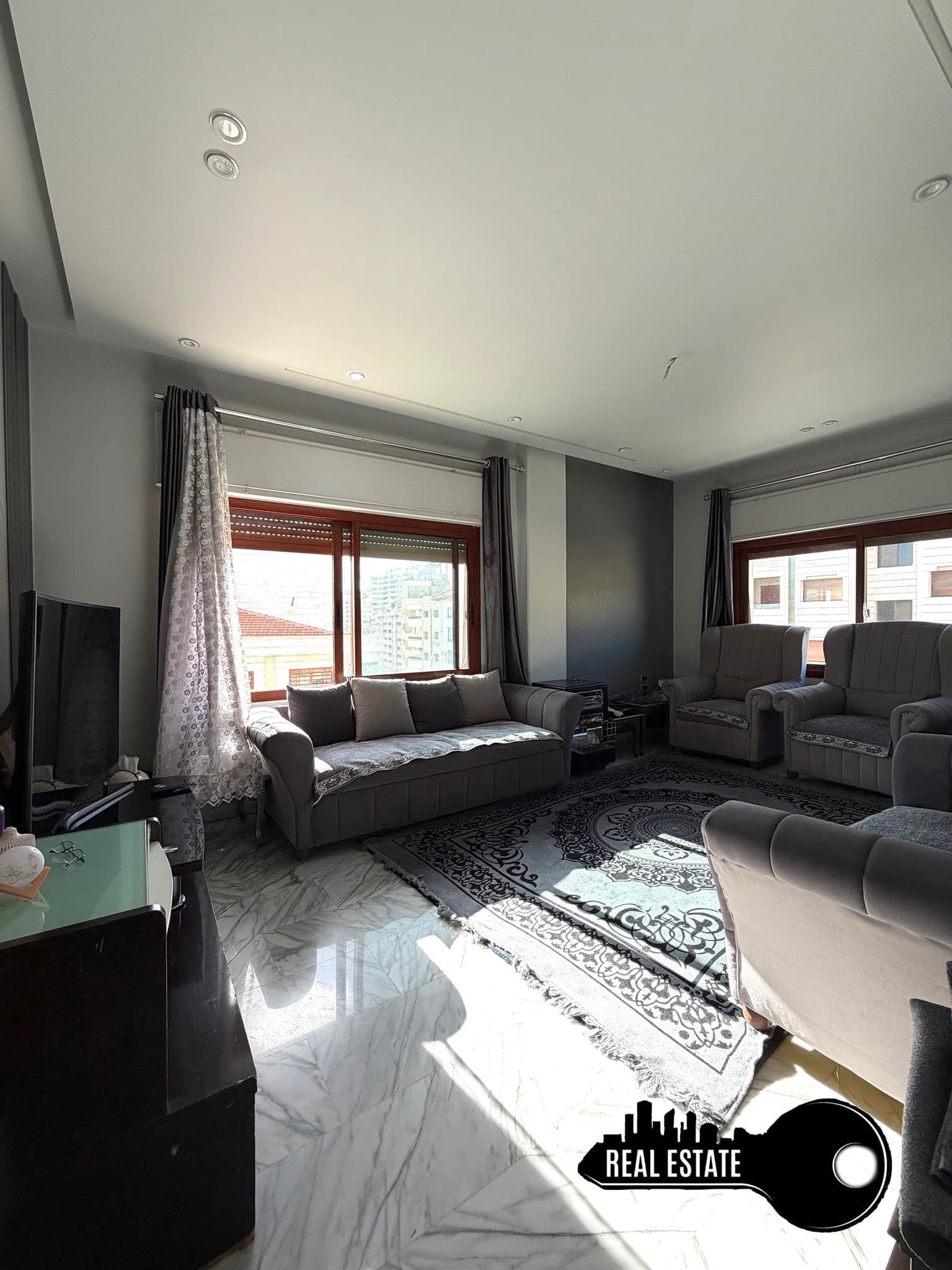 شقة 4 غرف 1 صالات 140م² طابق 3 للبيع