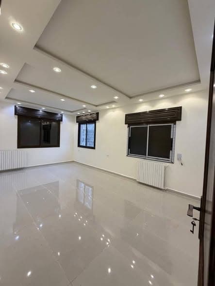 شقة 3 غرف 1 صالات 300م² أرضي للبيع