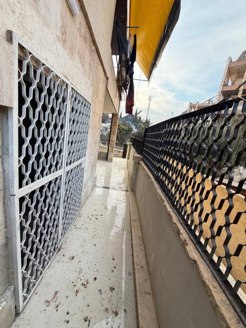 شقة 3 غرف 1 صالات 300م² أرضي للبيع