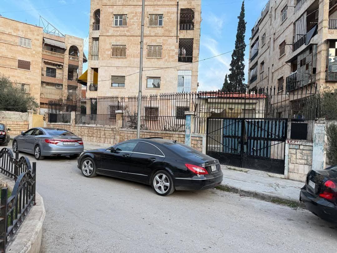 شقة 3 غرف 1 صالات 300م² أرضي للبيع