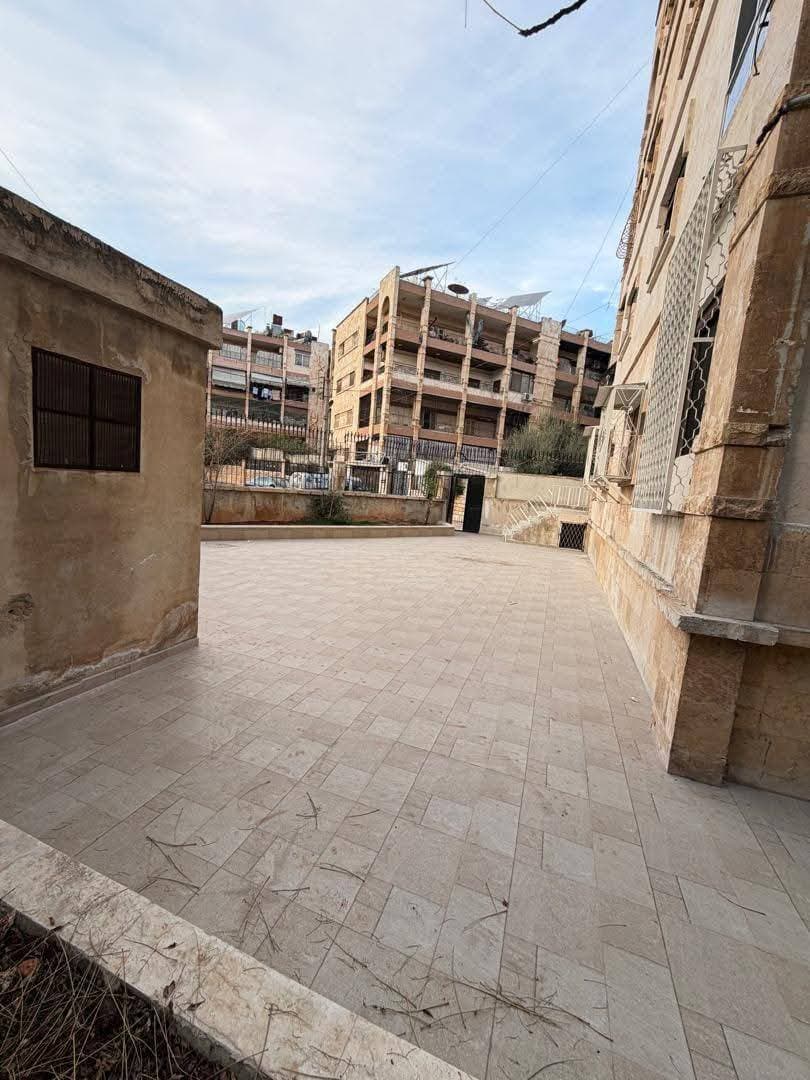 شقة 3 غرف 1 صالات 300م² أرضي للبيع