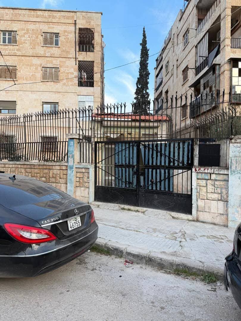 شقة 3 غرف 1 صالات 300م² أرضي للبيع