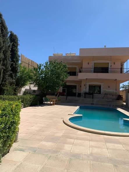 فيلا 3 غرف 1 صالات 2000م² للبيع