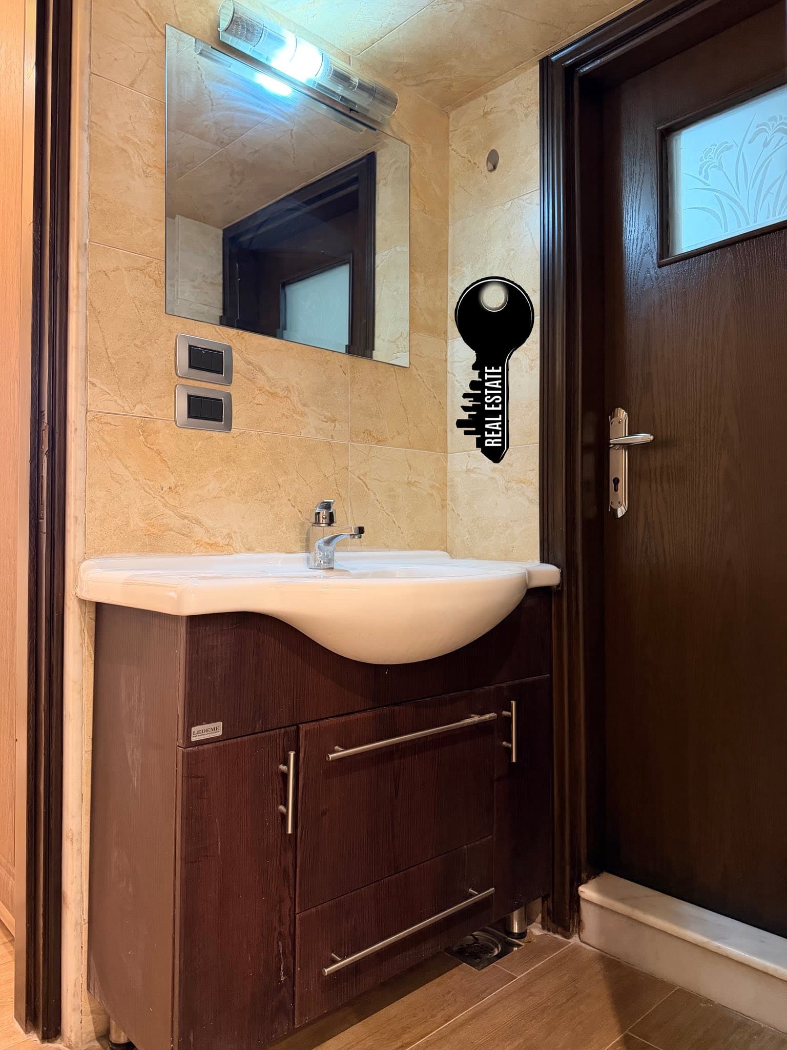 شقة 2 غرف 1 صالات 90م² طابق 3 للبيع