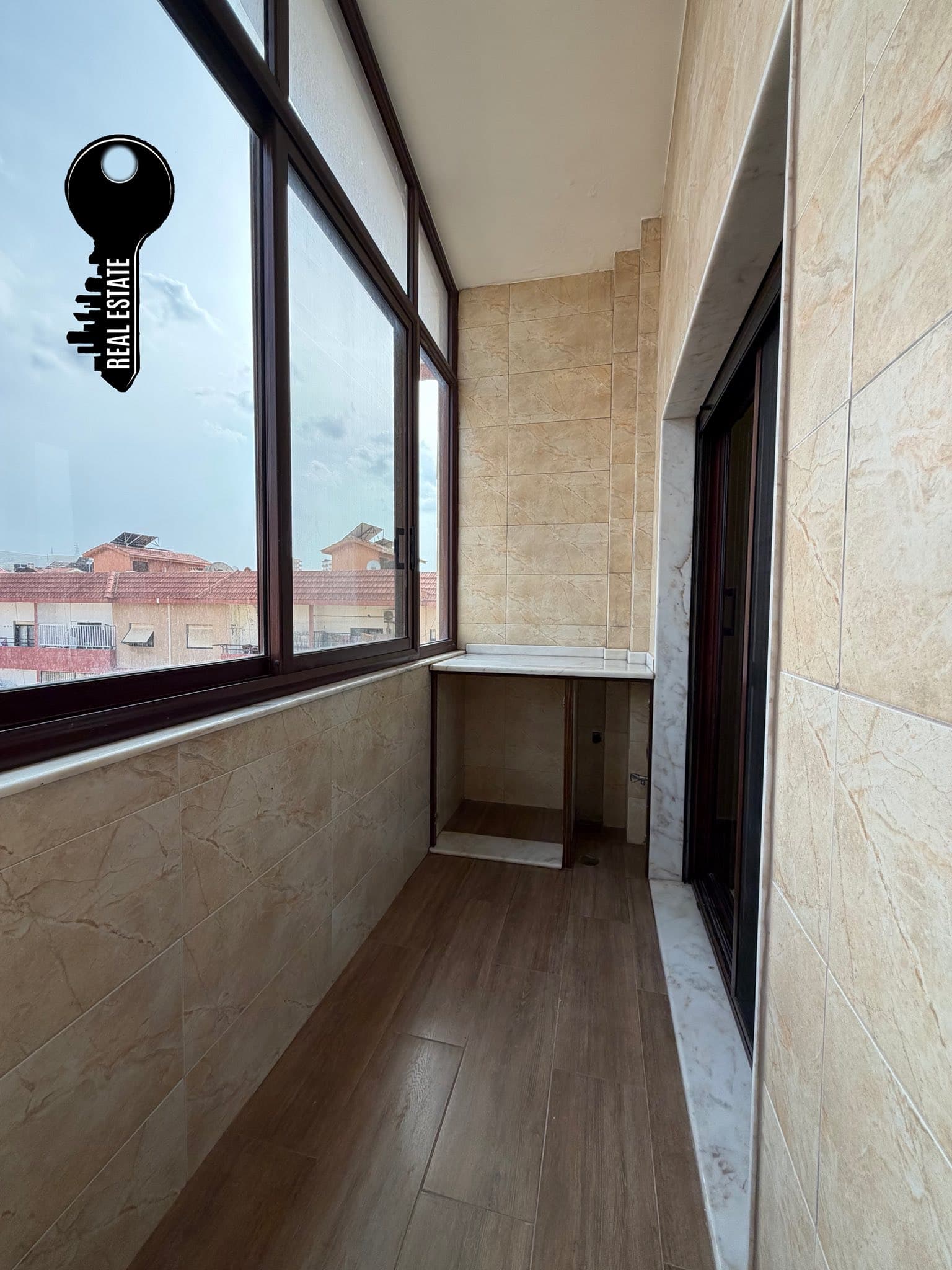 شقة 2 غرف 1 صالات 90م² طابق 3 للبيع