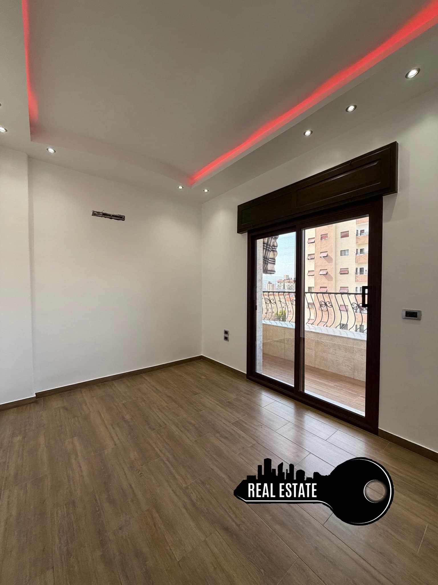 شقة 2 غرف 1 صالات 90م² طابق 3 للبيع