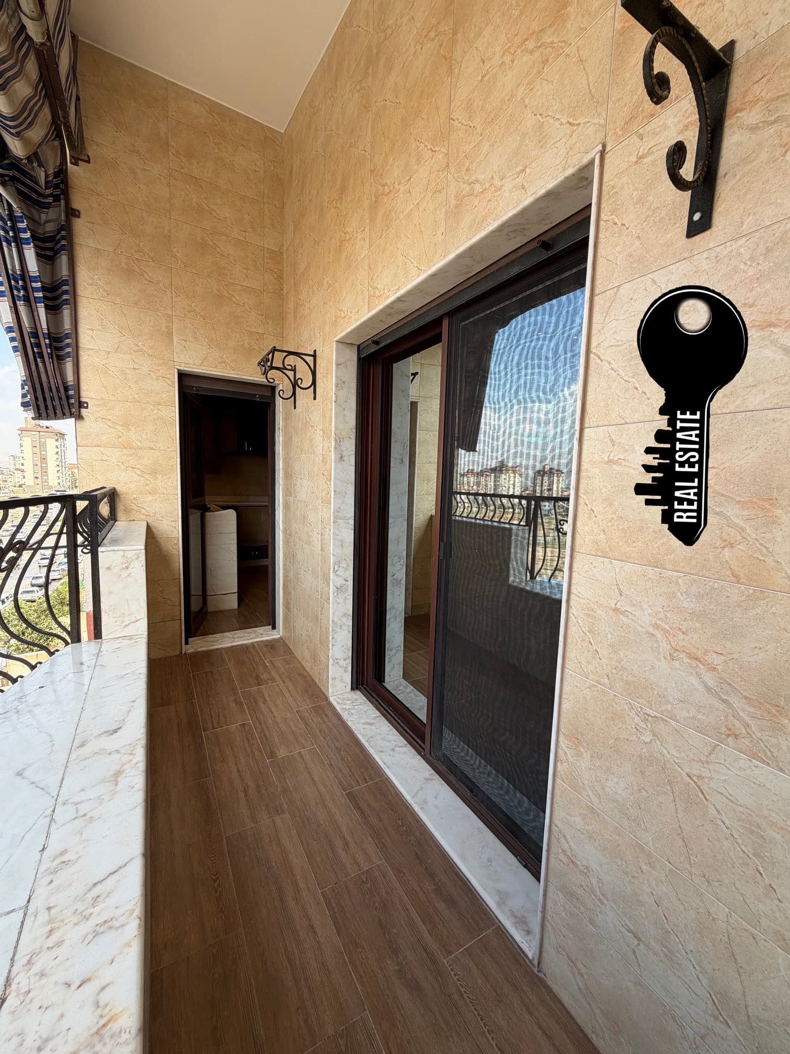 شقة 2 غرف 1 صالات 90م² طابق 3 للبيع