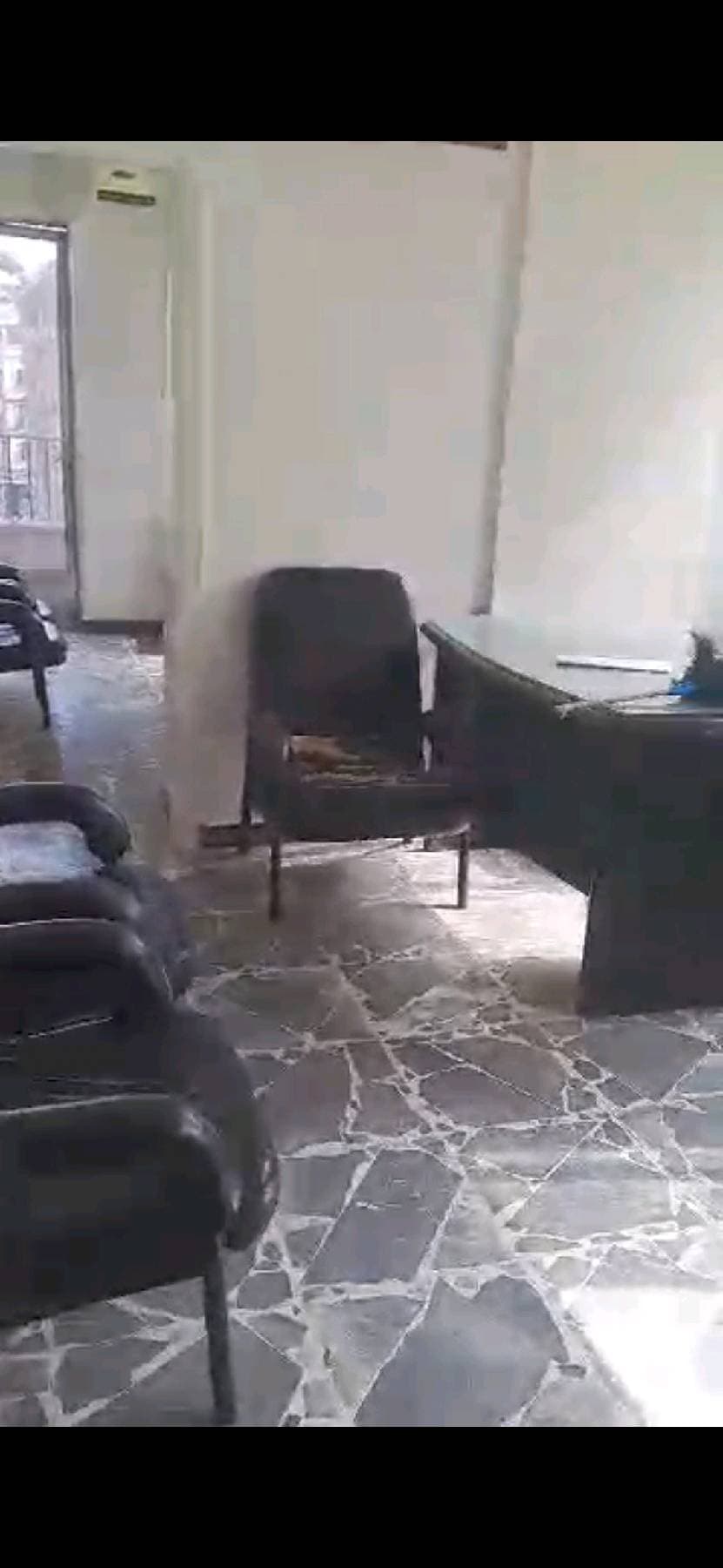 مكتب 2 غرف 33م² طابق 2 مع فرش للبيع