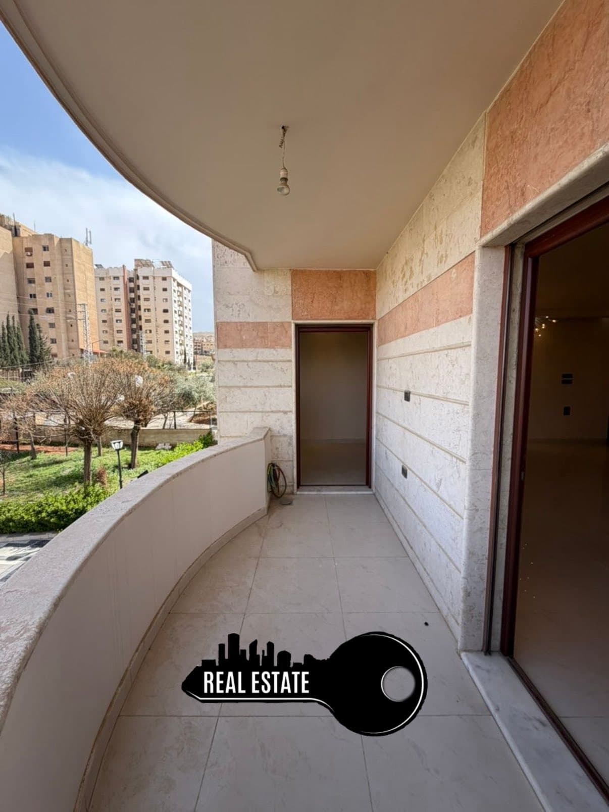 شقة 3 غرف 1 صالات 190م² طابق 1 للبيع