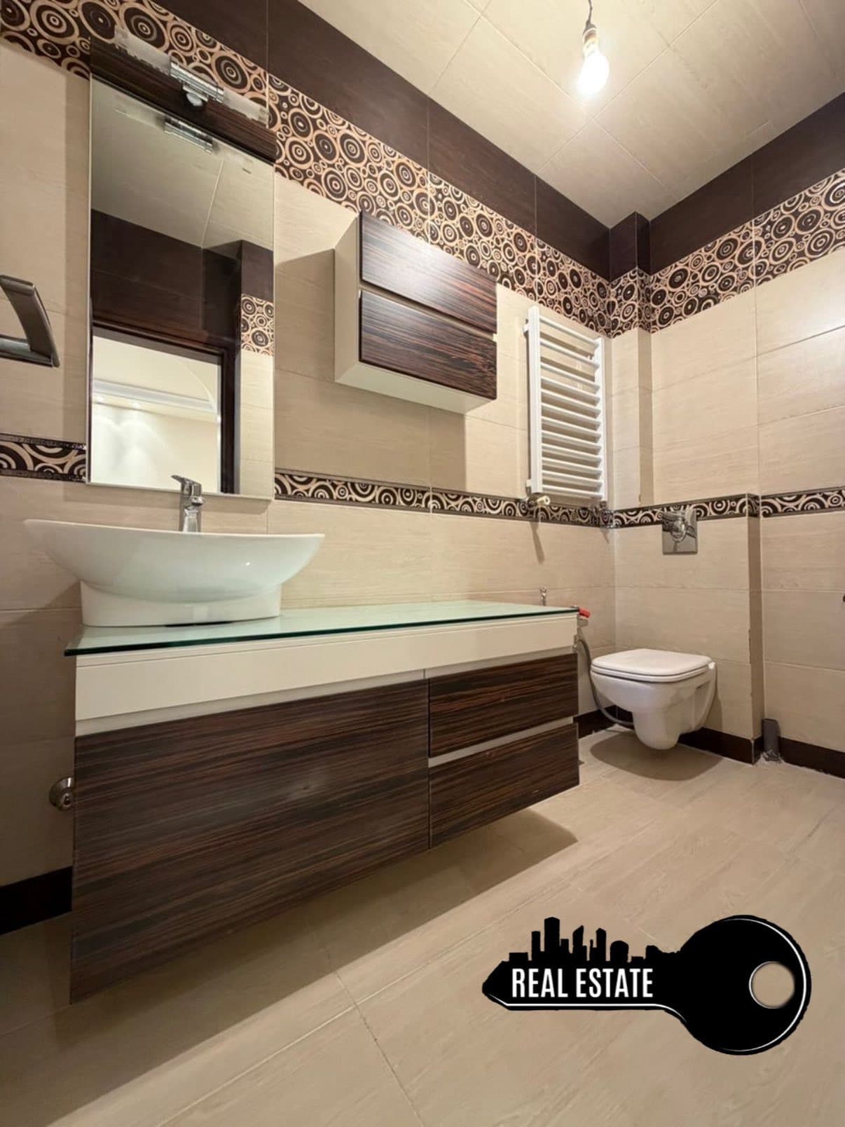 شقة 3 غرف 1 صالات 190م² طابق 1 للبيع