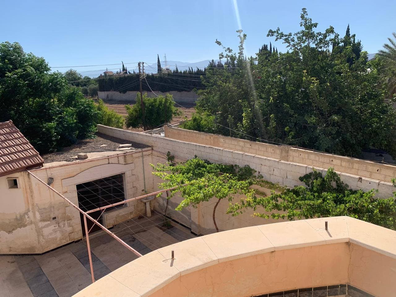 فيلا 3 غرف 1 صالات 2000م² للبيع